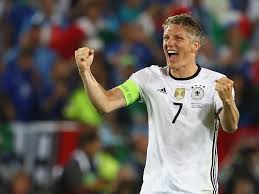 The image material may be used exclusively for private purposes and shall not be published. Penthouse Familie Und Fussball Der Abschied Von Schweinsteiger Und Seiner Frau Aus Chicago Business Insider