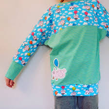 Alle weiteren schnittmuster finden sie in der nähanleitung zum. Fledermausshirt Feines Stoffchen Nahen Fur Kinder Kostenlose Schnittmuster Stickdateien Stoffe Und Mehr