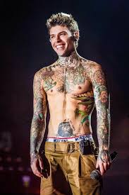 Fedez è stato uno dei quattro giudici dell'ottava edizione italiana del talent show x factor: Fedez Bio Age Net Worth Height Married Nationality Body Measurement Career