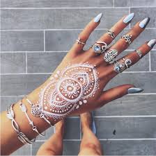 Gorgeous Boho Nails And Rings Love The Henna Nail Jewelry Nail Ring Boho Nails