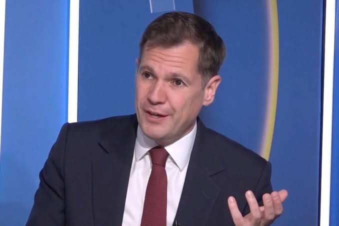 Robert Jenrick tied in knots after being accused of 'deflecting' Reform row questions - The Mirror