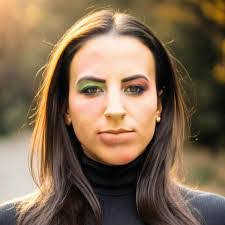 Carrie Stern's Instagram, Twitter & Facebook