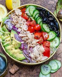 Aceasta reteta de salata de ton si avocado se face in doar 15 minute. Salata De Ton Si Avocado Reteta Paleo Si Whole30 Blondelish Com