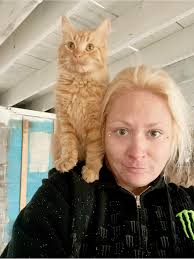 I guess cats don't have a fear of heights…!!!