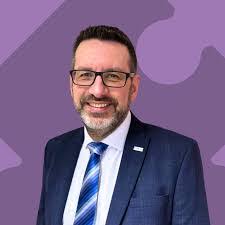 Mike Rutter's Instagram, Twitter & Facebook