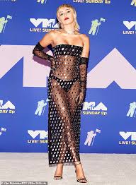 Mom wife surprises husband with a valentine treat. Miley Cyrus Gives Mma Fighter Julian Marquez An Ultimatum After He Asks Her To Be His Valentine Daily Mail Online