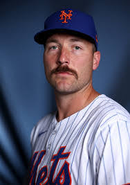 Jeremy Hefner's Instagram, Twitter & Facebook