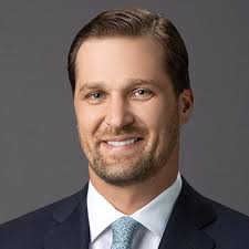 Kirkland Represents Macquarie Rotorcraft