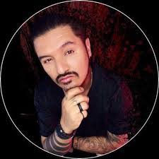 Oscar Corzo's Instagram, Twitter & Facebook