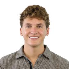 I'm excited to share that I've been selected for the DreamWorks Animation  LAUNCH Fellowship Program! 🎉 This incredible opportunity propels me  towards the intersection of art and technology, where…