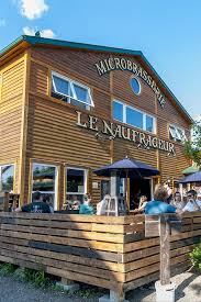 Maintes Fois Recompenses Les Vins Bieres Vins De Petits Fruits Et Hydromels De La Gaspesie Font La Fierte De La Region A House Styles Wine Making Enjoyment