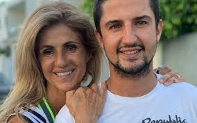 Escolha as opções abaixo para marcar, é rápido e fácil. Biba Pitta Ajuda Filho A Arranjar Uma Namorada Atencao Meninas As Solteiras Que Se Preparem Nova Gente