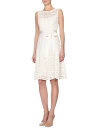 Christian Berg Cocktail Cocktailkleid Mit Floraler Stickerei In Weiss Online Kaufen 9042834 Cocktailkleid Kleider Modestil