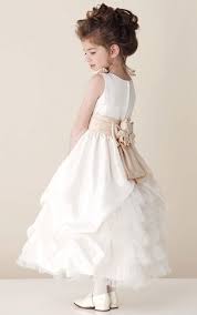 Check spelling or type a new query. Mia Berlin Onlineshop Fur Festliche Mode Brautmoden Abendkleidung