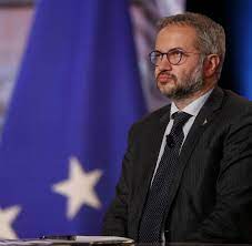 May 28, 2021 · si parla della tassa di successione rilanciata da enrico letta in studio da corrado formigli a piazzapulita su la7 e claudio borghi si scontra con tomaso montanari: Salvinis Berater Ich Wurde Sagen Ich Habe Einen Satten Gewinn Damit Gemacht Welt