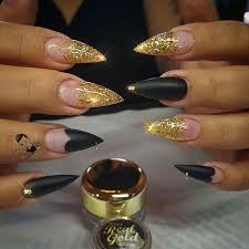 Black And Gold Glitter Toe Nails Pin By Jalissa Milledge On Nailed It Red And Gold Nails Gold Nails Gold Gel Nails