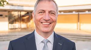 Einer gegen alle: Bürgermeister will aus Verein austreten und scheitert