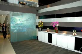 Get connected with us : Mengenal Kaca Di House Of Glassavvy