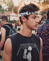 Pin For Later 22 Guys Who Made This The Hottest Coachella Yet Coachella Cutie Cameron Dallas Celebrities Coachella Men