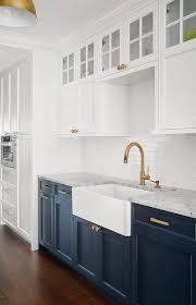 Like The Windows At The Top In 2020 Upper Kitchen Cabinets Kitchen Cabinet Design Blue White Kitchens