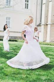 Um brautkleider günstig kaufen zu können, gibt es einige dinge, die ihr beachten solltet. Trend 2015 Gehakelte Brautkleider
