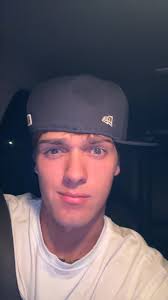 Hacks for Guys Wearing Backwards Hags