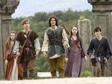 Șifonierul, leul și vrăjitoarea, filmul păstrează șirul întâmplărilor din momentul în care peter cronicile din narnia: Cronicile Din Narnia