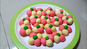 Di wadah berbeda, campur tepung terigu, susu kental manis, serbuk chocolatos, dan baking. Mama Ina Inforesep Com