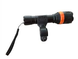 Hecht 7100 osazený koly (volitelné příslušenství). Hecht Lampa Led Do Hecht 7100 007128