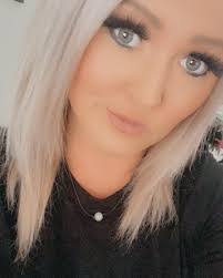 Samantha Overturf's Instagram, Twitter & Facebook