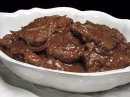 6 cube steaks 1 medium onion peeled and sliced into rings 1 can cream of chicken soup 1 can cream of celery soup 1 packet lipton onion soup mix 1/2 soup can of water you basically layer everything and cook 6 hours on crock pot on slow cooker cube steak. Slow Cooker Cube Steaks And Gravy Tasty Kitchen A Happy Recipe Community