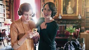 Брайан персивал, дэвид эванс, филип джон и др. Downton Abbey Cast Lets Hair Down With Cell Phones Bananagrams