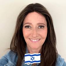 Lisa Sher's Instagram, Twitter & Facebook