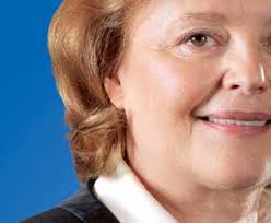 Reduta už odhalila časť novej fasády Radnica má byť hotová do konca roka