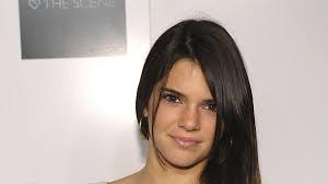 Kendall Jenner da que hablar con su foto desnuda tras quedarse soltera
