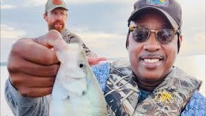 Do Crappie Bite in the Rain? Fred says Yes! Griffin Outdoors Ep. 2 Cranking  for Crappie at Sardis