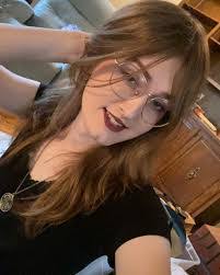 Sarah Picard's Instagram, Twitter & Facebook