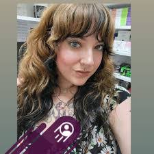 Janelle Waldron's Instagram, Twitter & Facebook