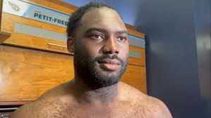 Titans tackle Nicholas Petit-Frere