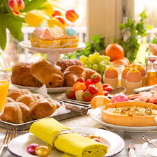 Brunch macht mit einer großen vielfalt an speisen alle glücklich: So Gelingt Der Perfekte Osterbrunch Zu Hause Ichliebebacken De