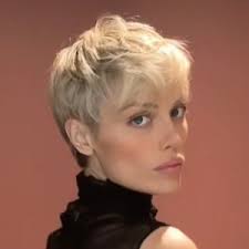 Wallis Day (@wallisday)