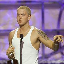 Nicht der grösste wurf in eminem's karriere und auf kamikaze eher ein füller/lowlight. Schock Fotos Aufgetaucht Eminem Kaum Wiederzuerkennen Cosmopolitan