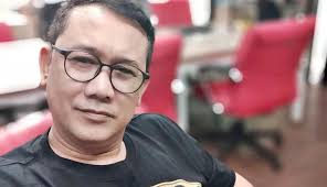Jokowi vs cendana mp3 320kbps 128kbps 256kbps gratis sejak reformasi di tahun mari kita bongkar semua di timeline bersama denny siregar hanya di cokro tv. Akhirnya Terkuak Juga Denny Siregar Ngaku Dirinya Buzzer Yang Keluar Saat