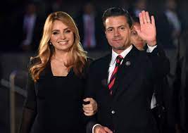 Second wife is angelica rivera the former president of mexico, enrique pena nieto married for the first time with his first wife. Angelica Rivera Announces She S Divorcing Enrique Pena Nieto Bloomberg