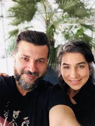 Logic+Emotion: Selfie Stories