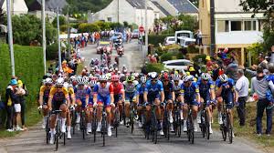 Bikes were sent flying to the side of the road as chris froome and many others including marc haller, andre greipel and ion izagirre were brought down. Zd3tnjc2dy4asm