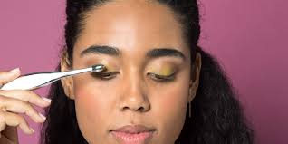 How to apply 3 shades of eyeshadow pictures. 7 Tips To Apply Eyeshadow Like You Actually Know What You Re Doing Self