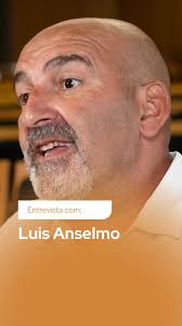 👨‍🏫 Uma história que começou ao acaso, depois de a família o inscrever  para os exames, que ele realizou sem grandes expectativas. Luis Anselmo,  após a sua entrada, desenvolveu uma relação estreita com ...