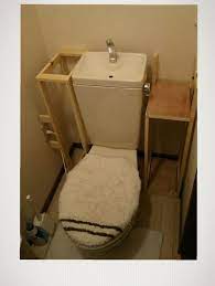 トイレまるごとリメイク 木製できっちり作った収納庫付きタンクレス風トイレはいかが トイレ収納 diy トイレタンク 隠す トイレのアイデア