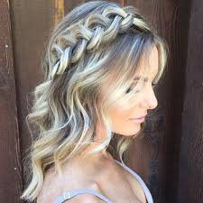 Medium shoulder length hairstyles for women with wavy hair can look super hot if styled properly. Shoulder Length Cute Hairstyles For Short Hair For Weddings Novocom Top